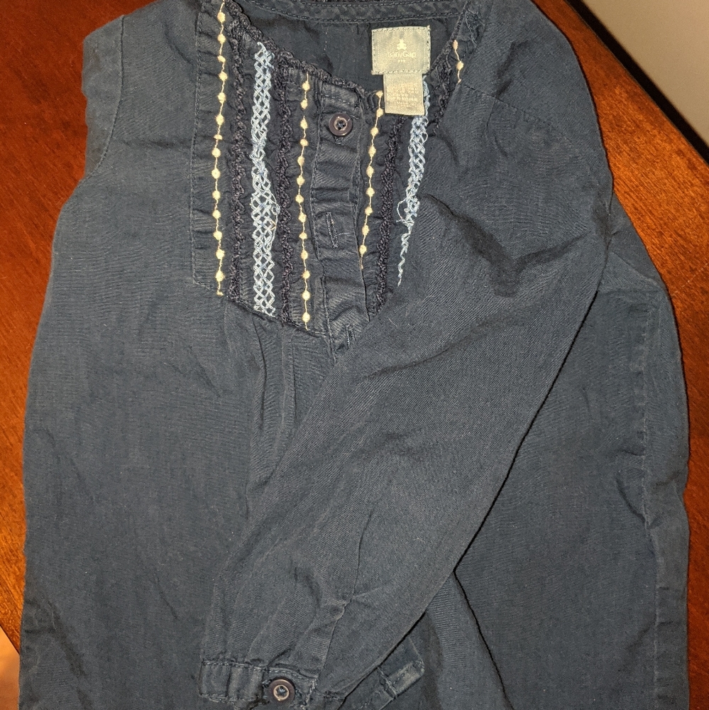 3 for $15 Gap Peasant Top